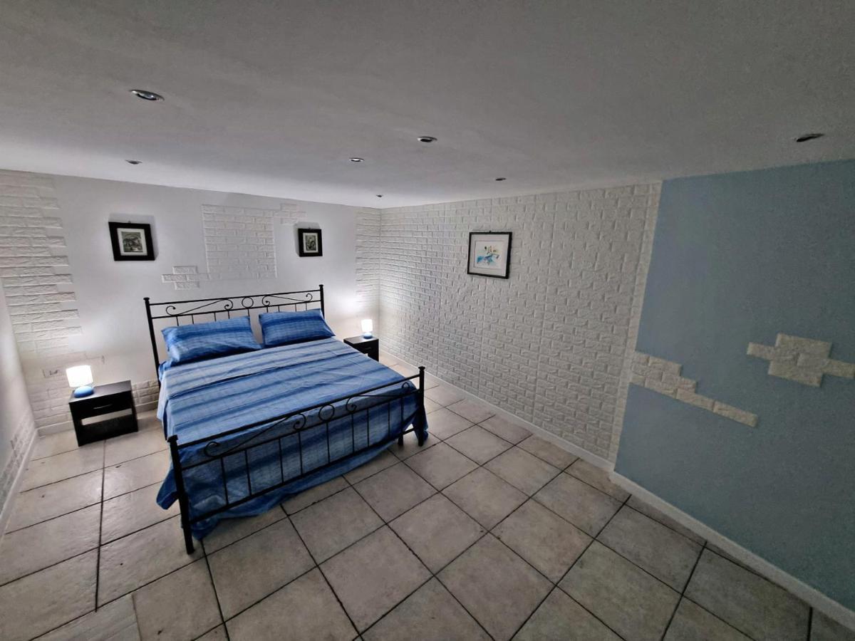 Manfredi Home Bari Bagian luar foto