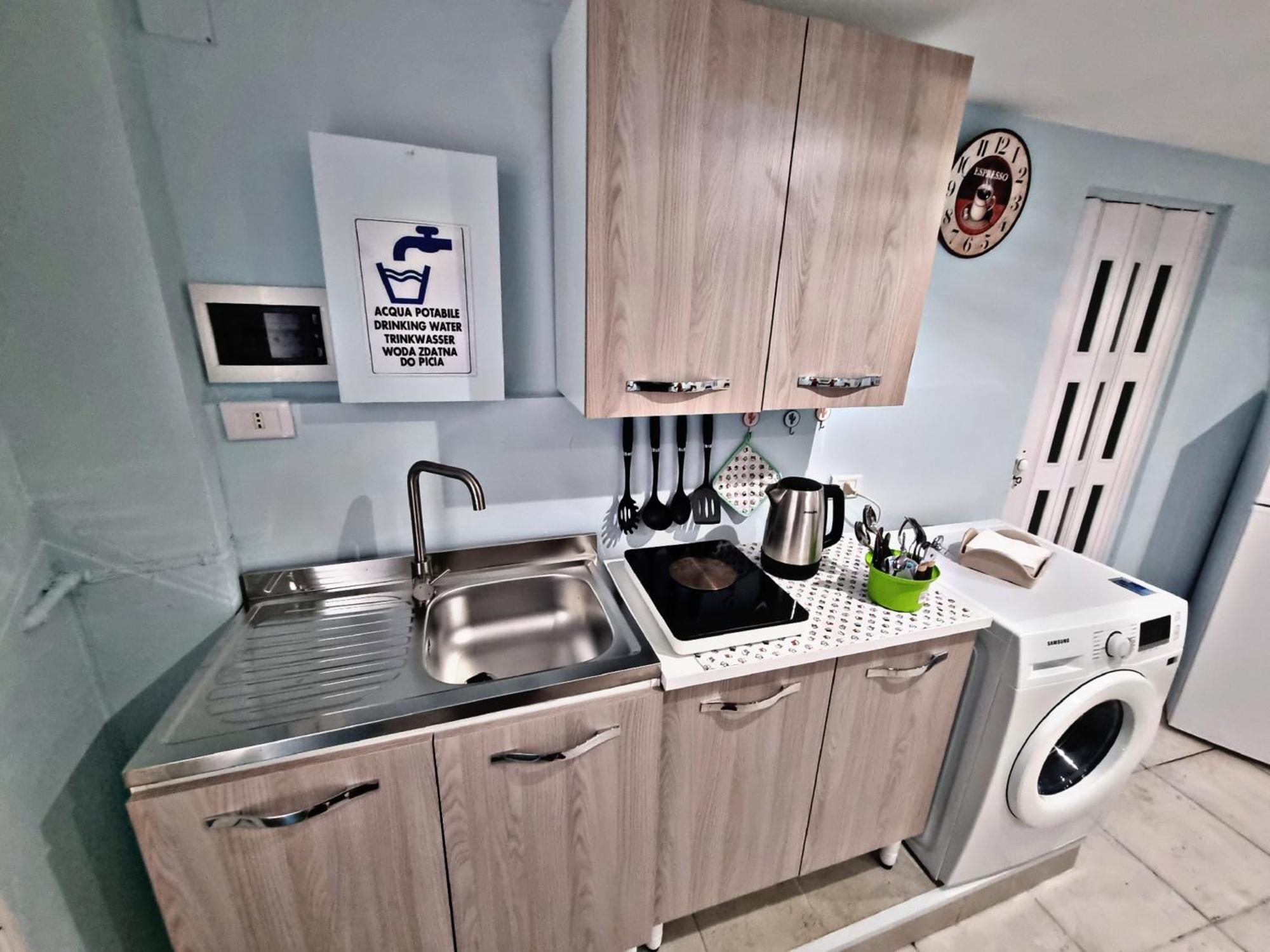 Manfredi Home Bari Bagian luar foto